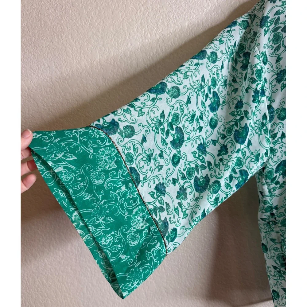 Chicos 3 US XL Tunic Top Green‎ Floral Sequin V Neck Bell Sleeve Blouse Boho
